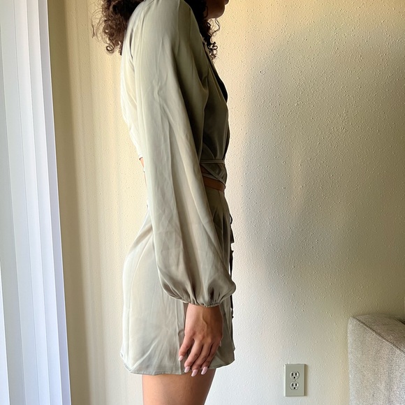 Green Two piece Set - Picture 2 of 3